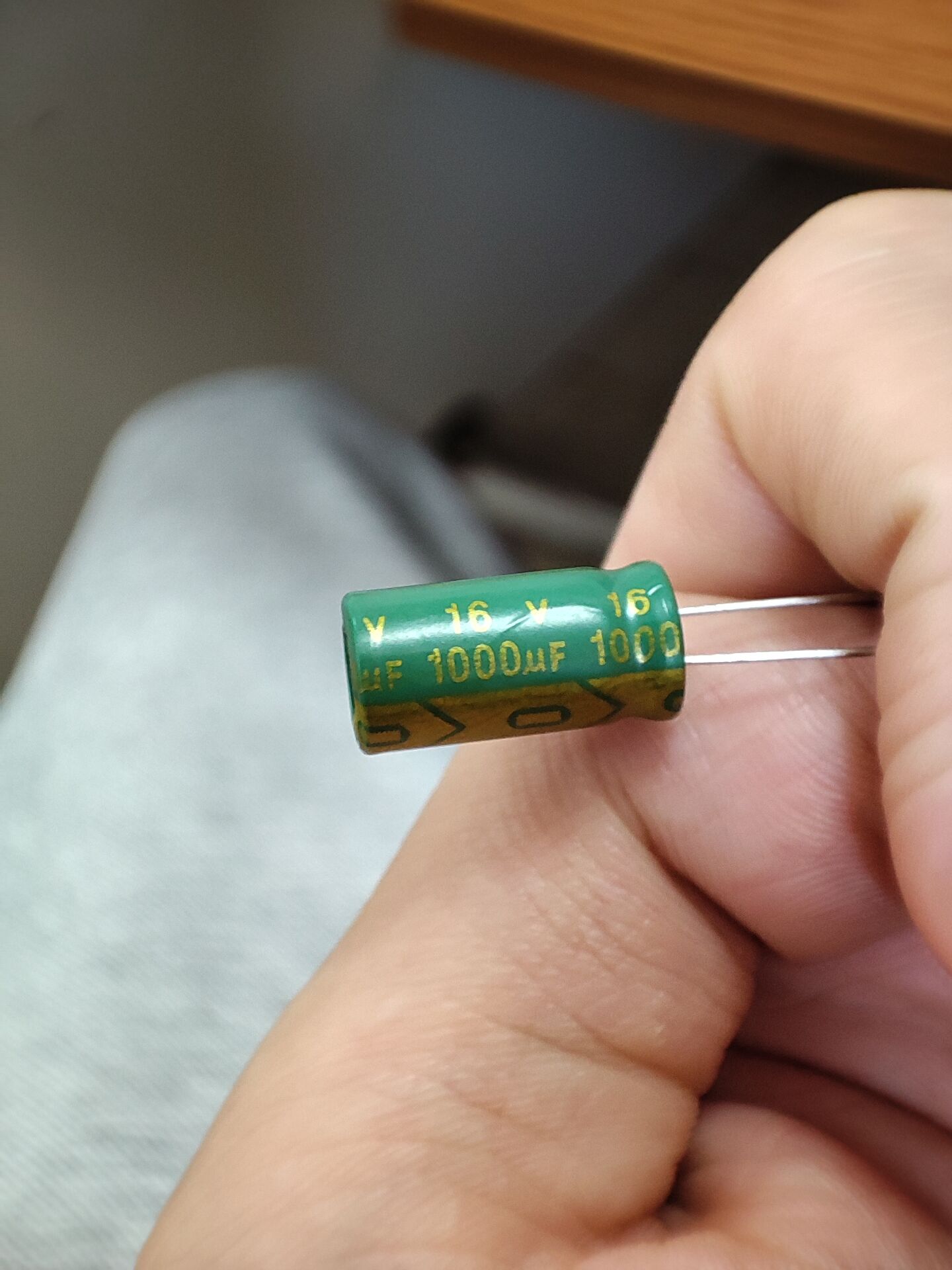  PET綠色電解電容220UF 25V 高頻低阻 規(guī)格齊全